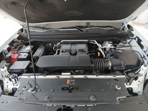 Used 2025 GMC Canyon AT4 w/ Technology Plus Package AWD/4WD image 31