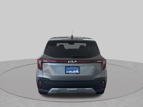 Used 2026 Kia Seltos LX FWD image 6