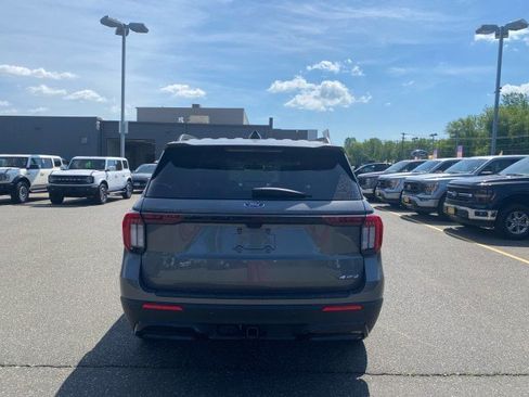 New 2026 Ford Explorer ST-Line w/ ST-Line Street Pack AWD/4WD image 4