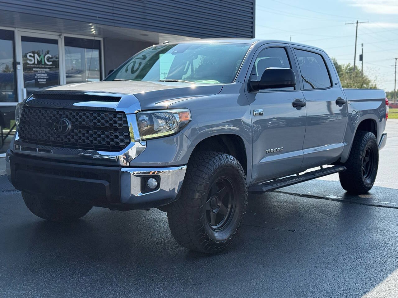 Used 2019 Toyota Tundra SR5 w/ SR5 Upgrade Package AWD/4WD image 4