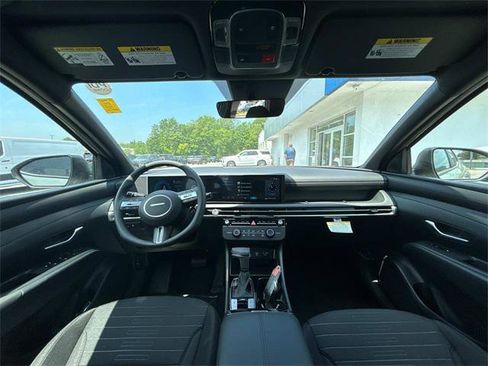 New 2025 Hyundai Santa Cruz SE image 7