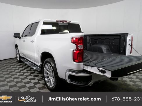 Used 2021 Chevrolet Silverado 1500 High Country w/ Technology Package image 33