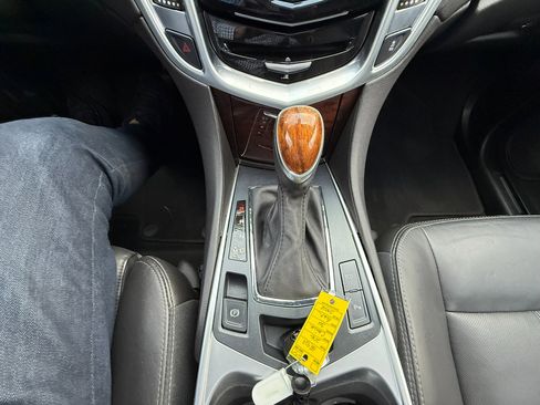 Used 2016 Cadillac SRX Luxury image 24