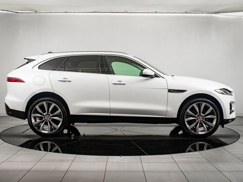 Used 2023 Jaguar F-PACE S image 11