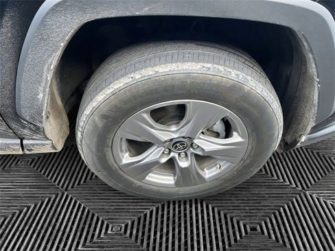 Used 2024 Toyota RAV4 LE image 9