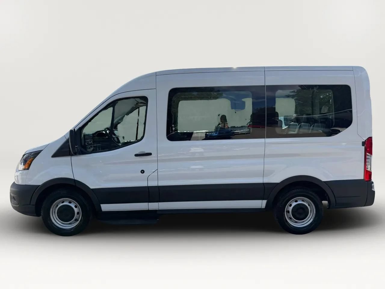 Used 2020 Ford Transit 150 XL RWD image 6