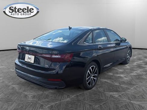 New 2026 Volkswagen Jetta SE FWD image 5
