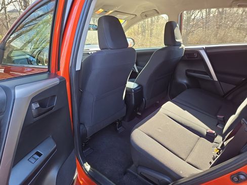 Used 2016 Toyota RAV4 LE image 22