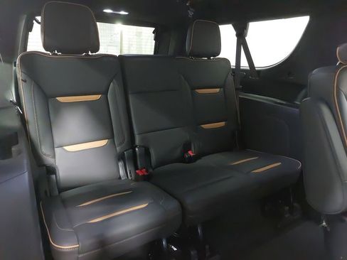 Used 2023 GMC Yukon XL AT4 AWD/4WD image 12