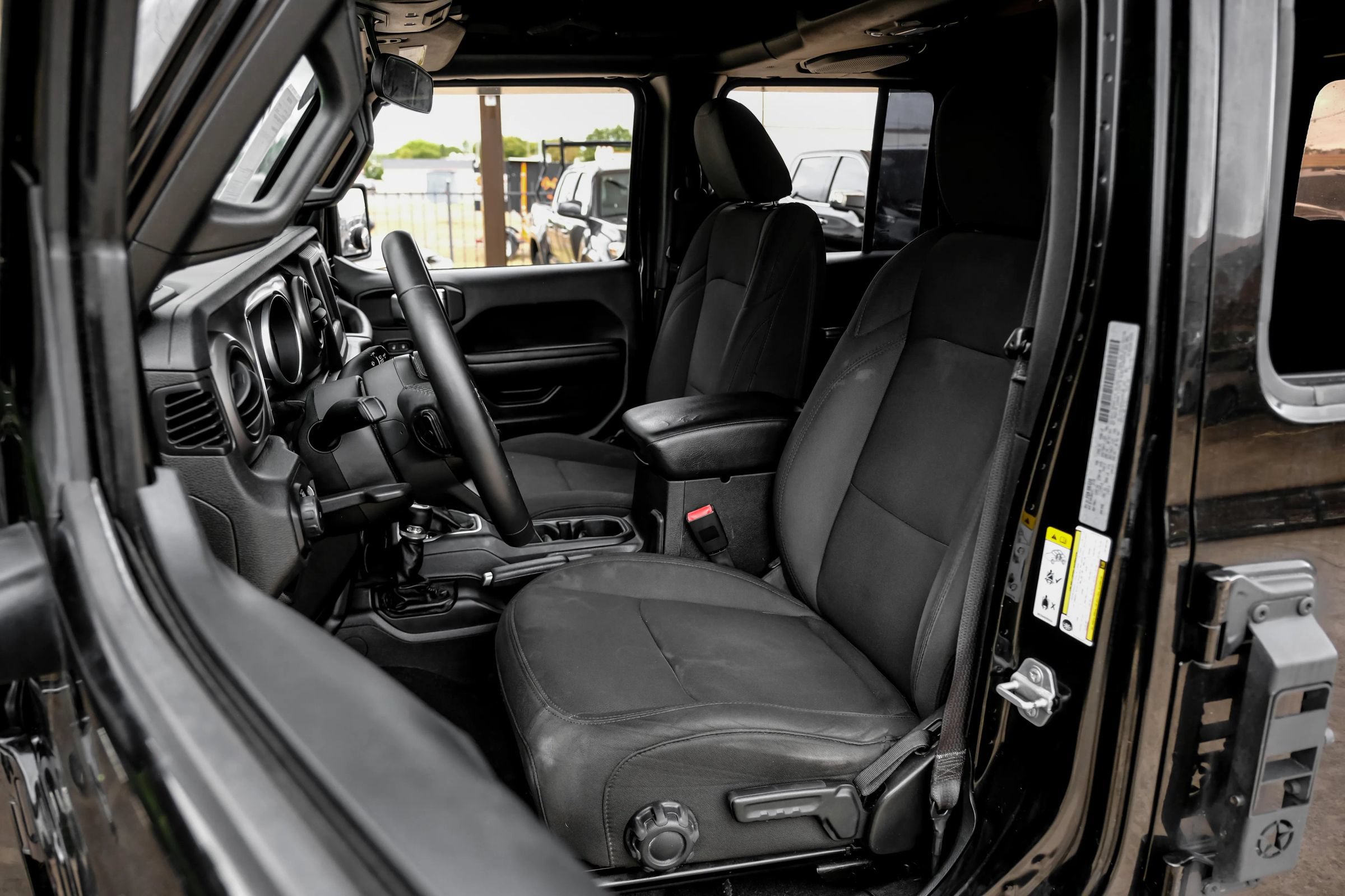 Used 2018 Jeep Wrangler Unlimited Sport S AWD/4WD image 35