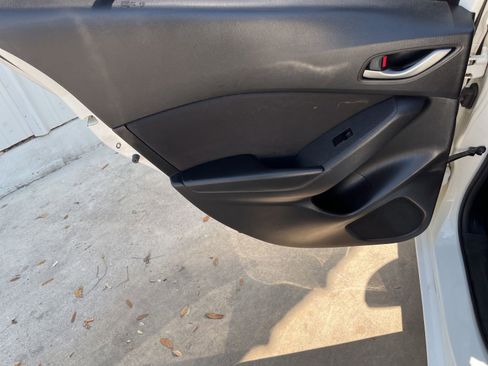 Used 2016 MAZDA MAZDA3 i Sport w/ Preferred Equipment Package FWD image 11