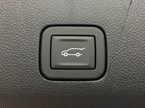 New 2026 GMC Yukon Denali w/ Sun & Power Step Package image 12