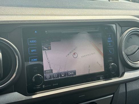 Used 2019 Toyota Tacoma TRD Sport RWD image 15