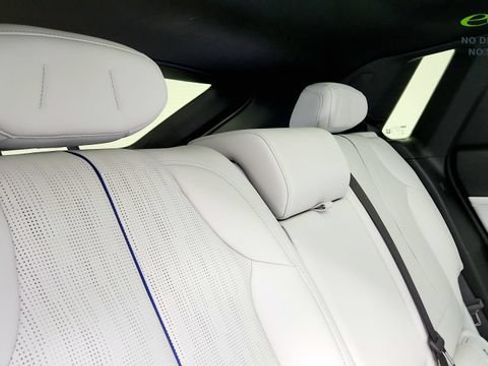 Used 2025 Cadillac Lyriq Luxury AWD/4WD image 41