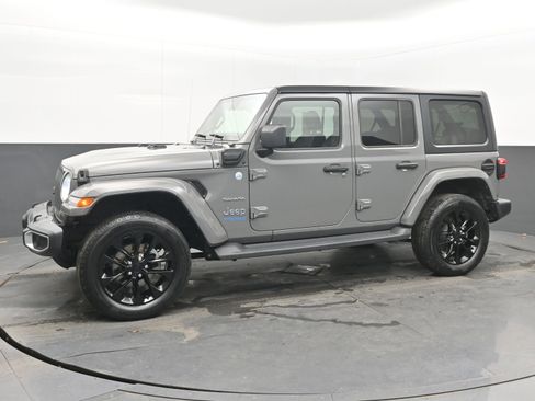 Used 2021 Jeep Wrangler Unlimited Sahara w/ Cold Weather Group image 4