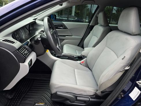 Used 2016 Honda Accord LX image 18