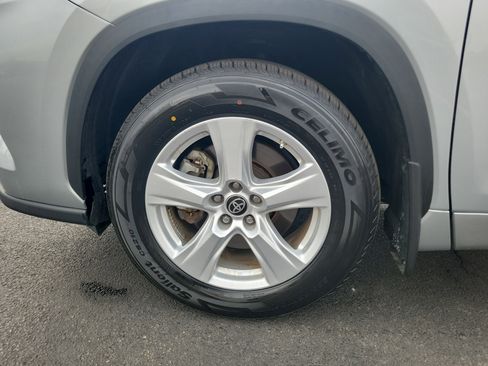 Certified 2024 Toyota Highlander LE image 10