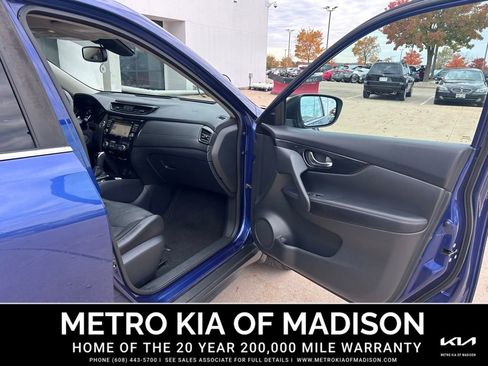 Used 2017 Nissan Rogue SL w/ SL Premium Package image 41