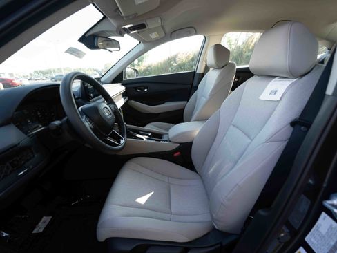 New 2025 Honda Accord LX image 9