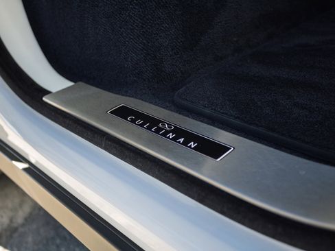 Used 2024 Rolls-Royce Cullinan Black Badge image 30