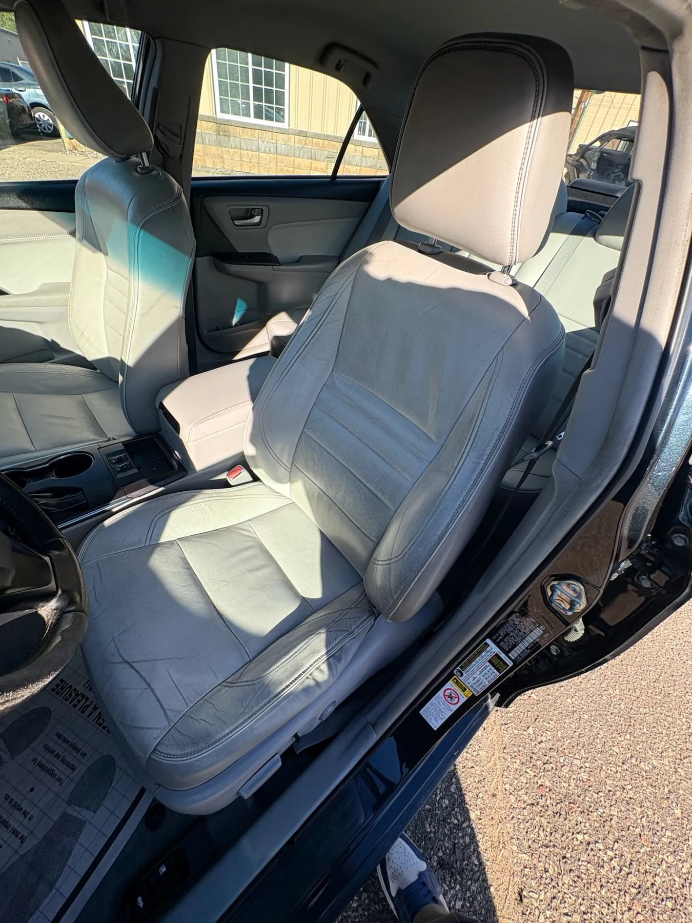 Used 2015 Toyota Camry XLE FWD image 16