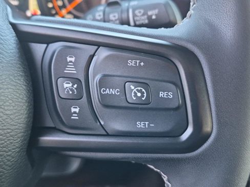 Certified 2025 Jeep Wrangler Unlimited Rubicon w/ Convenience Group AWD/4WD image 24