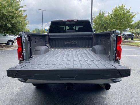 Used 2024 Chevrolet Silverado 2500 High Country w/ Technology Package AWD/4WD image 12