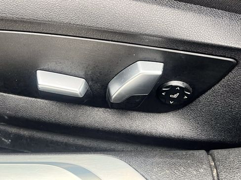 Used 2018 BMW 740i RWD image 27