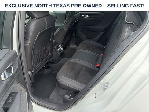 Used 2022 Volvo XC40 P8 Recharge Plus AWD/4WD image 8
