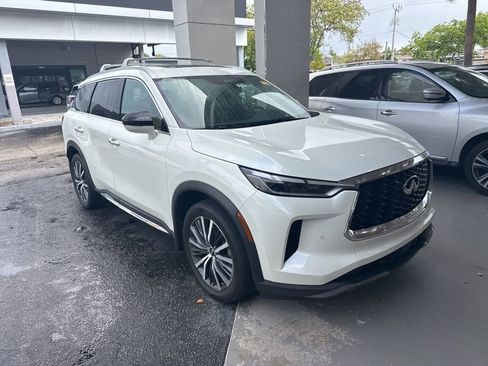 Used 2023 INFINITI QX60 Sensory w/ Vision Package image 3