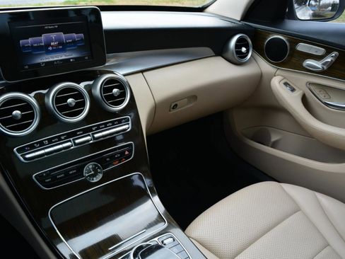 Used 2016 Mercedes-Benz C 300 4MATIC Sedan image 23