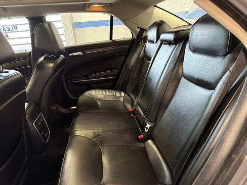Used 2018 Chrysler 300 Limited AWD/4WD image 26