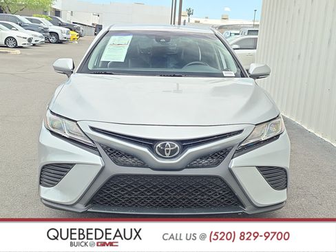 Used 2020 Toyota Camry SE w/ Convenience Package FWD image 2