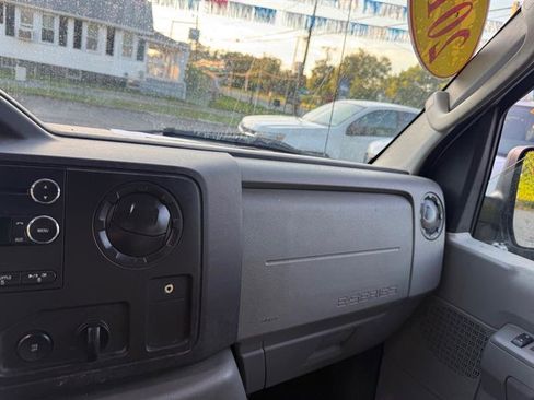 Used 2014 Ford E-150 and Econoline 150 w/ Power Group image 35