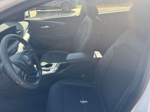 Used 2025 Buick Envista Preferred image 33