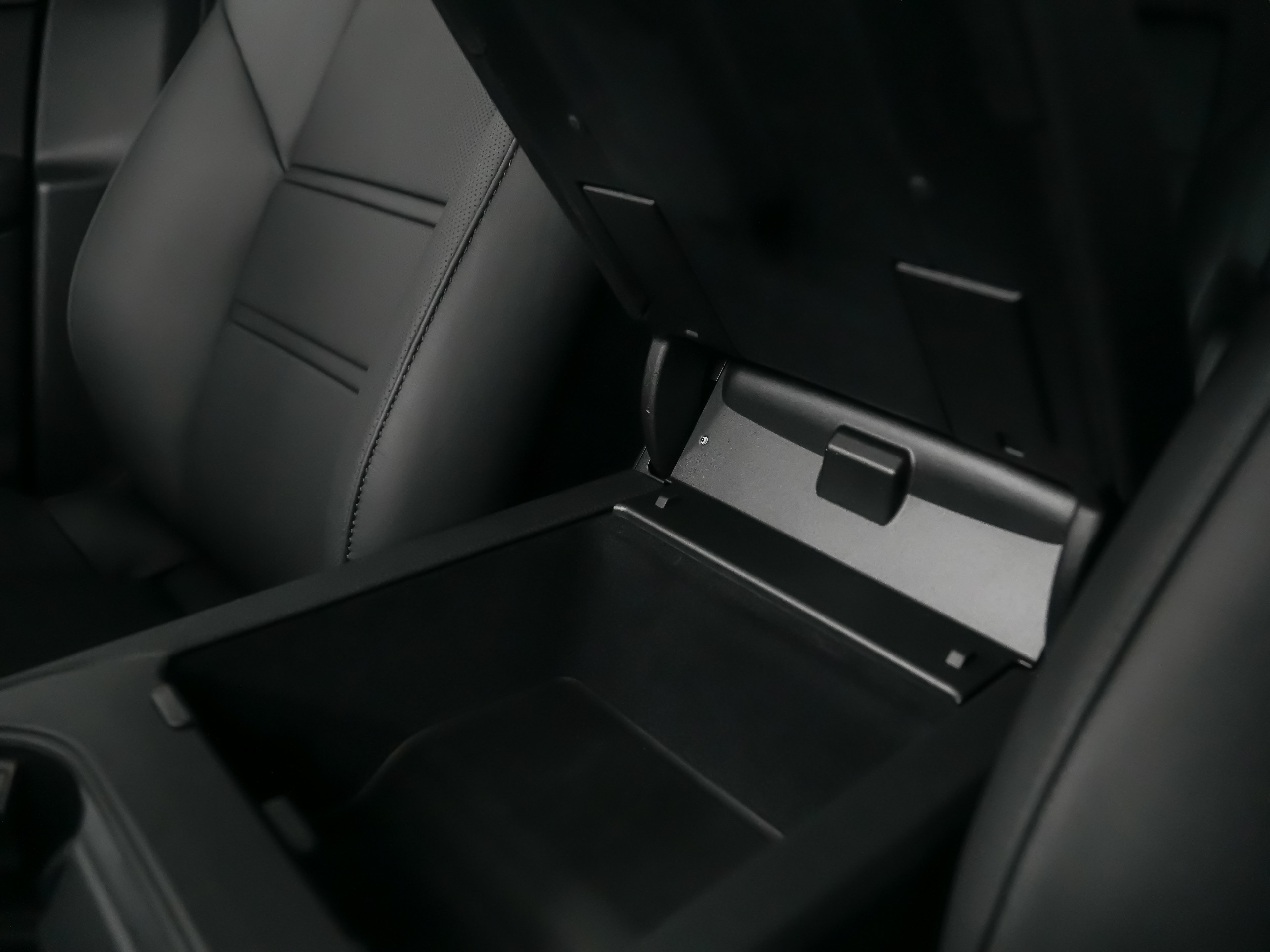 Certified 2026 Porsche Cayenne Coupe AWD/4WD image 34