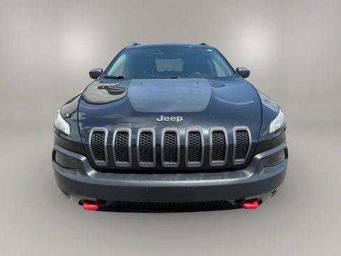 Used 2016 Jeep Cherokee Trailhawk w/ Comfort/Convenience Group AWD/4WD image 3