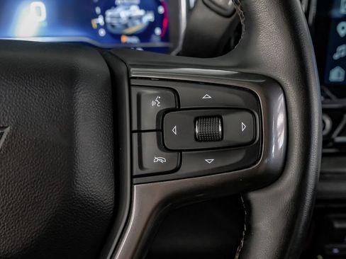 Used 2025 Chevrolet Silverado 2500 ZR2 w/ Technology Package AWD/4WD image 17