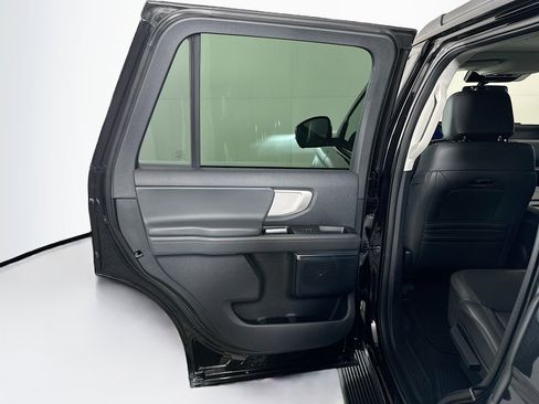 Used 2025 Ford Expedition Active AWD/4WD image 27