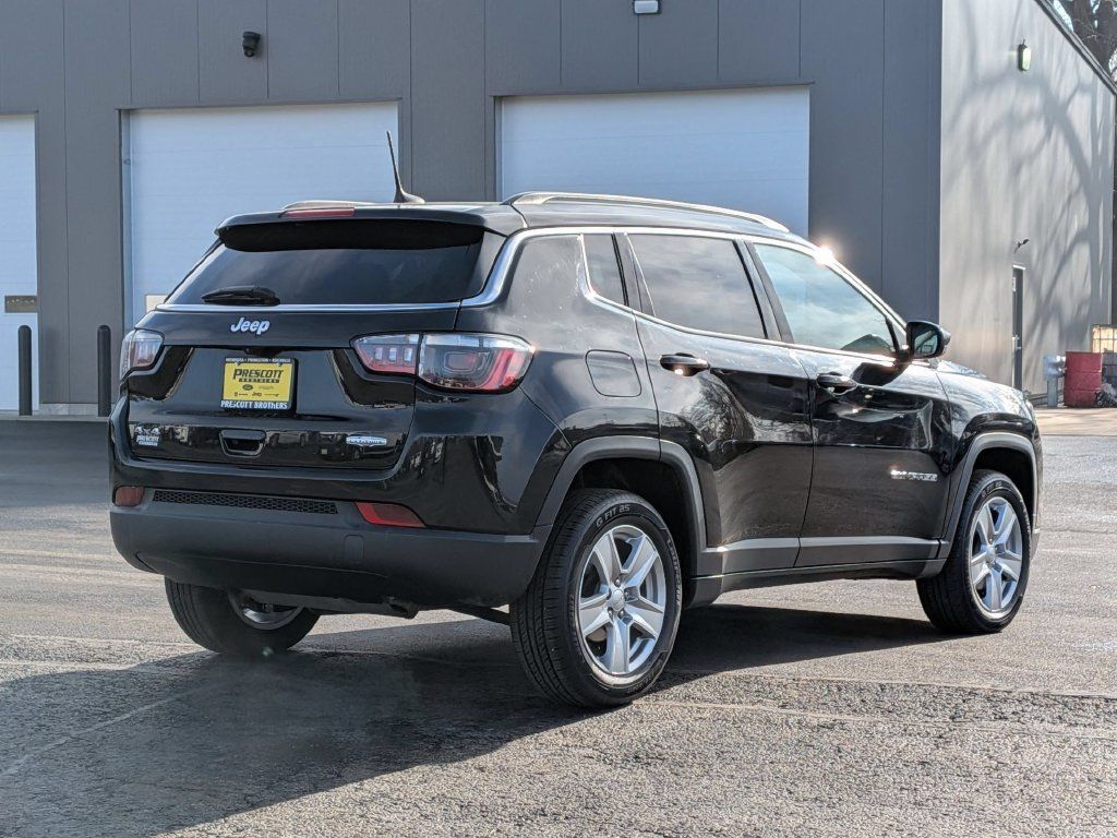 Used 2022 Jeep Compass Latitude w/ Convenience Group AWD/4WD image 7