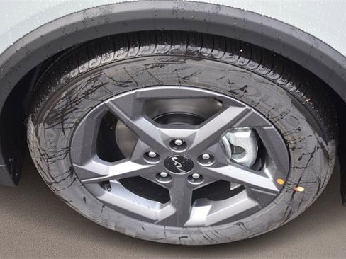 New 2025 Kia K4 LXS image 11