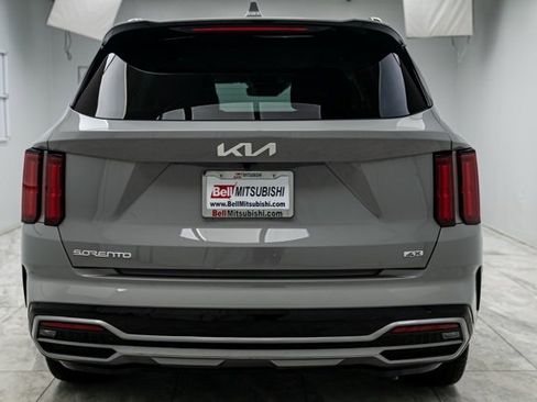 Used 2023 Kia Sorento SX image 8