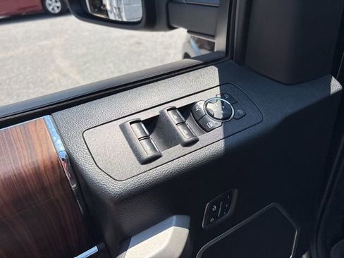 Used 2016 Ford F150 Lariat w/ Equipment Group 502A Luxury AWD/4WD image 12
