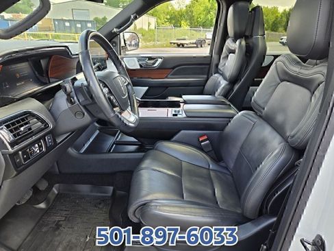 Used 2024 Lincoln Navigator Reserve AWD/4WD image 11