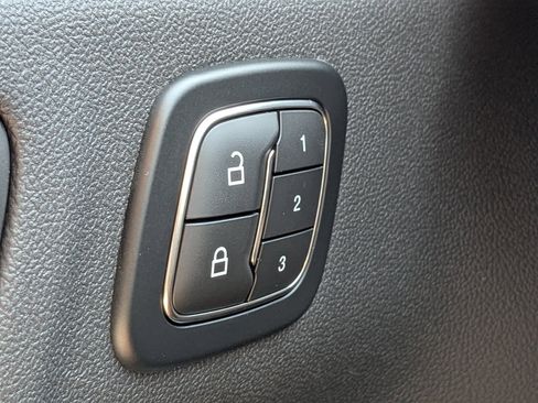 New 2025 Ford Escape SE w/ PHEV Premium Package image 32