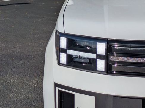 Used 2025 Hyundai Santa Fe Limited image 10