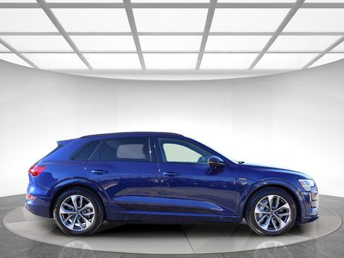 Used 2021 Audi e-tron Premium Plus w/ Premium Plus Package image 4