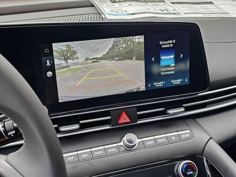 Certified 2025 Hyundai Elantra Limited FWD image 14