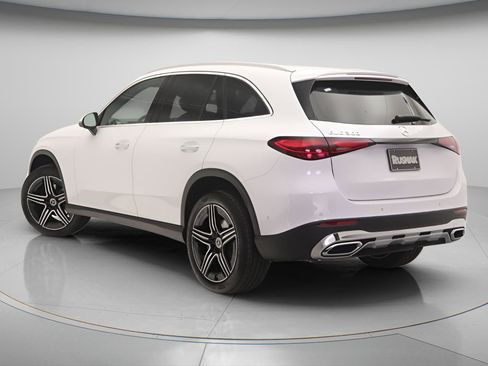 New 2026 Mercedes-Benz GLC 300 image 2
