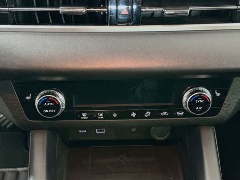 Used 2024 Mitsubishi Outlander SE image 22